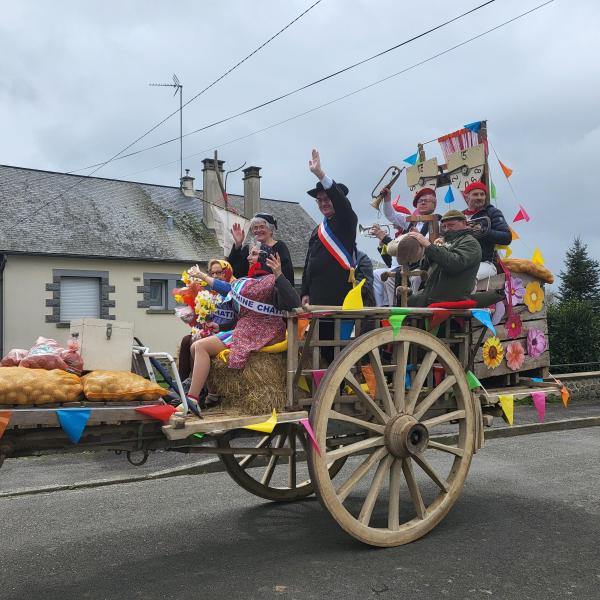 Carnaval 2 avril 2023 Châtillon sur Colmont 