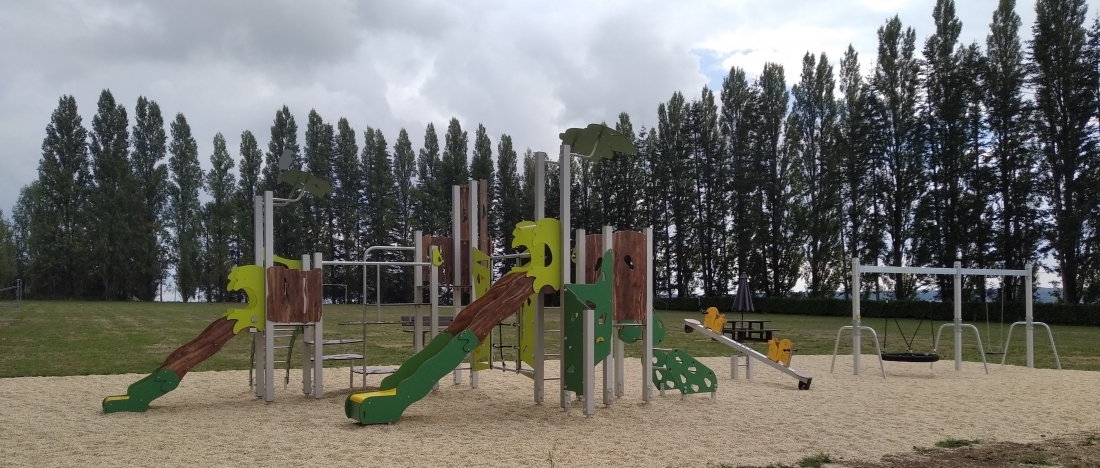 Jeux ext&eacute;rieurs terrain de foot